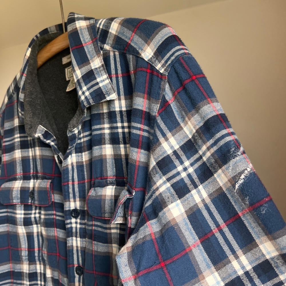 L.L. Bean Flannel Shacket Large Mens Blue Fleece Lined Plaid Distressed - Picture 6 of 7